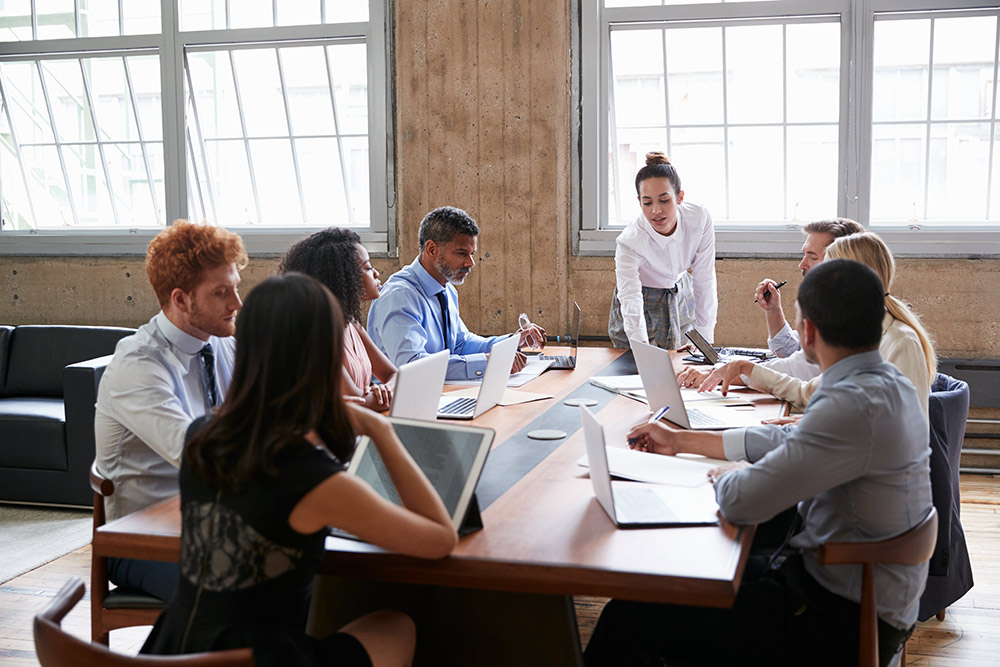 https://www.netready.biz/wp-content/uploads/2022/03/intranet-web-application-in-office.jpg